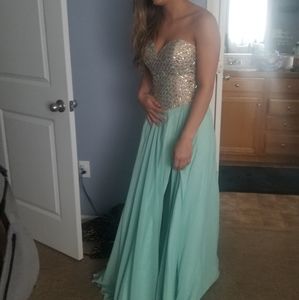 beautiful blue/green prom dress